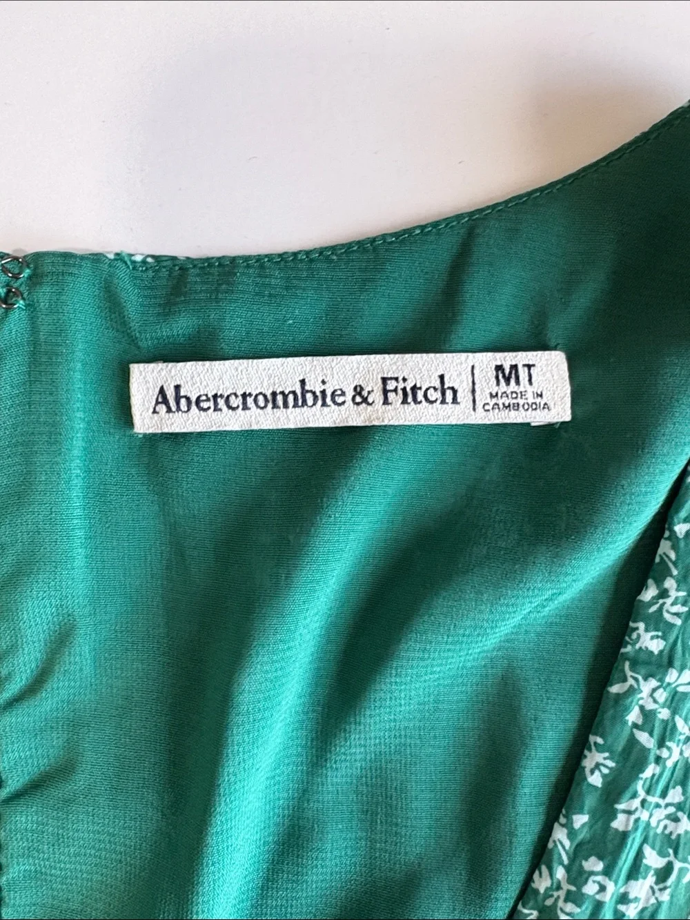 Abercrombie & Fitch Tall Ditsy Floral Pleated Woven V-Neck Column Maxi Dress Med